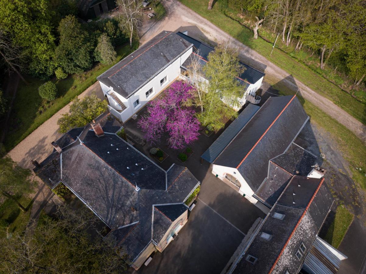 Hotel Institut Bois Robert Bécon-les-Granits Esterno foto