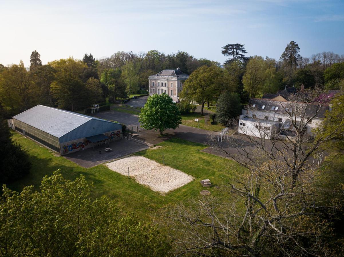 Hotel Institut Bois Robert Bécon-les-Granits Esterno foto